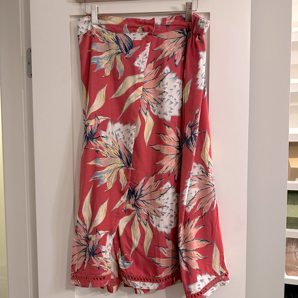 Roxy wrap skirt in coral